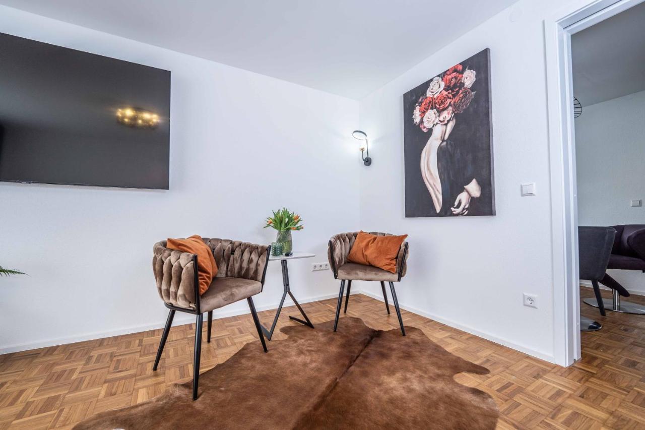 Apartment Fn L 5 Klimatisiert Mit Balkon Und Küche *