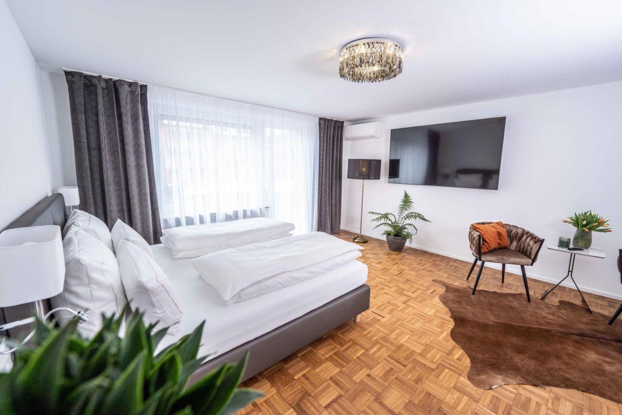 Fn L 5 Klimatisiert Mit Balkon Und Küche * FDH