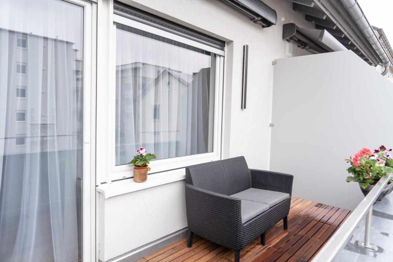Fn L 5 Klimatisiert Mit Balkon Und Küche *