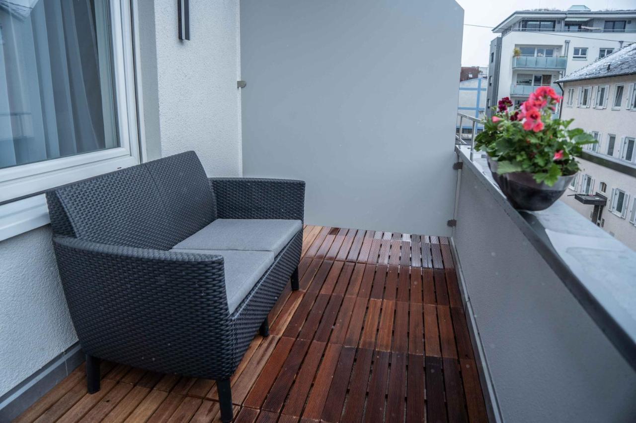 Fn L 5 Klimatisiert Mit Balkon Und Küche *